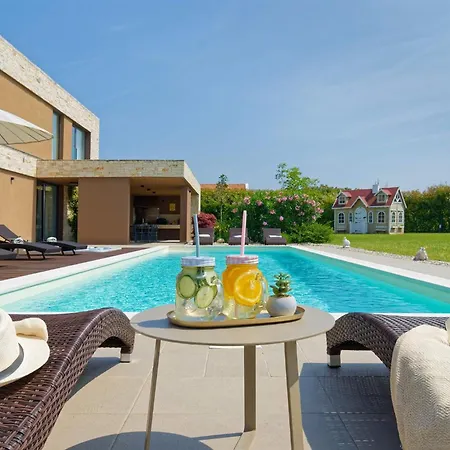 Sanpadeo By Rent Istria * ברטוניגלה